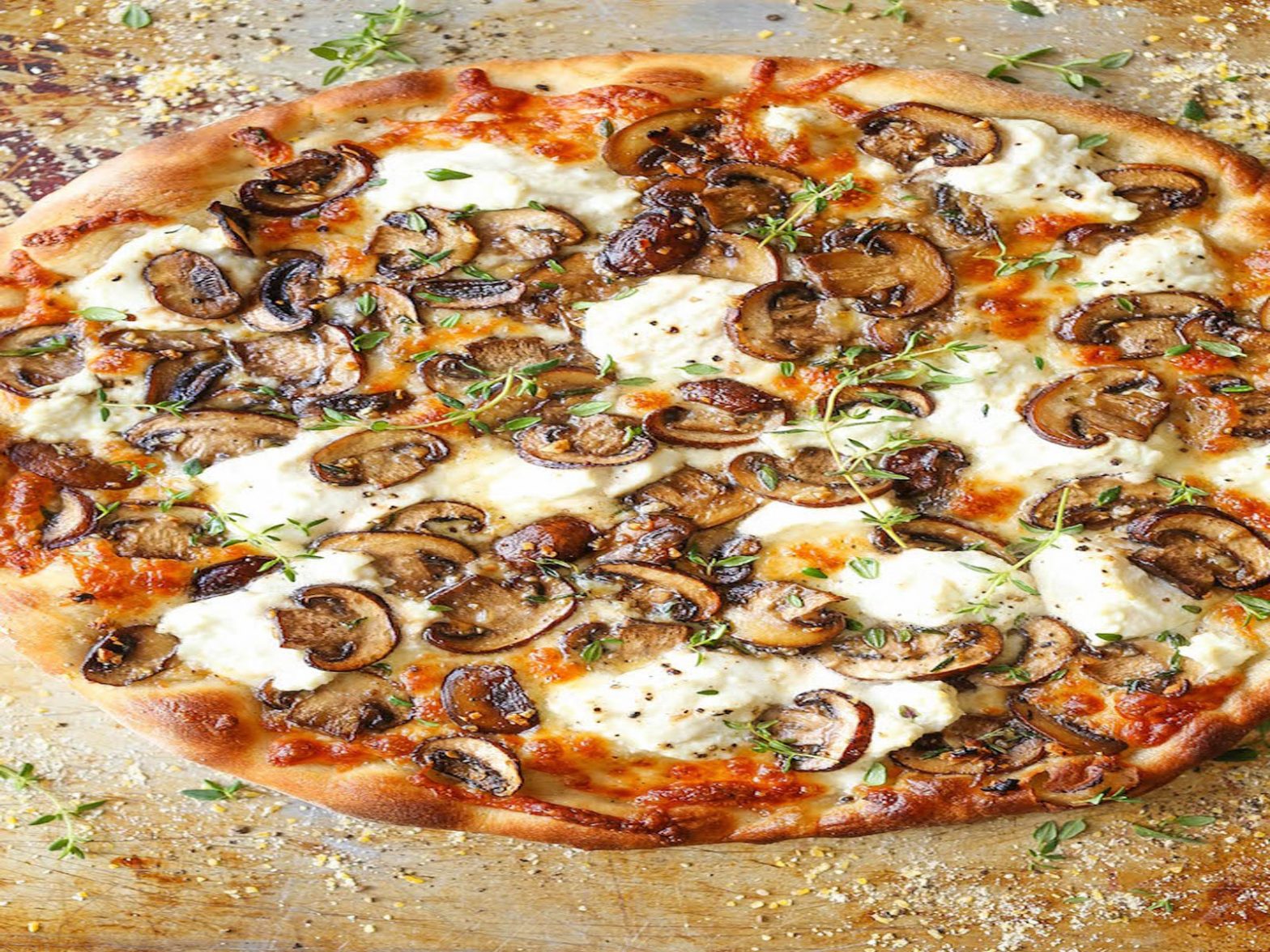 Beyaz Mantarlı Pizza