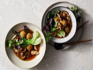 Ot ve Köfteli Tavuk Çorbası