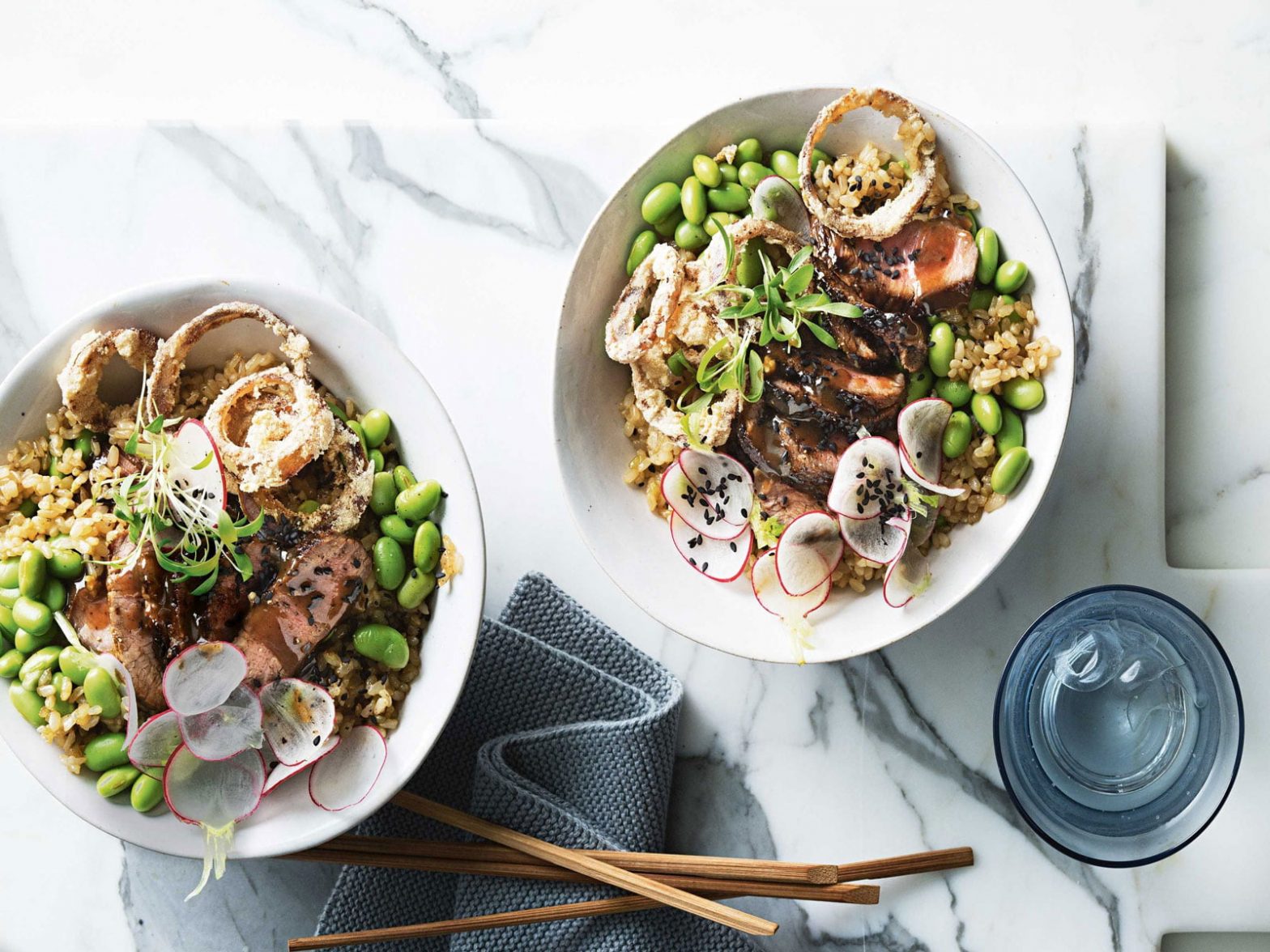 Çıtır Soğanlı Hızlı Tavada Kızartılmış Kuzu Filetosu