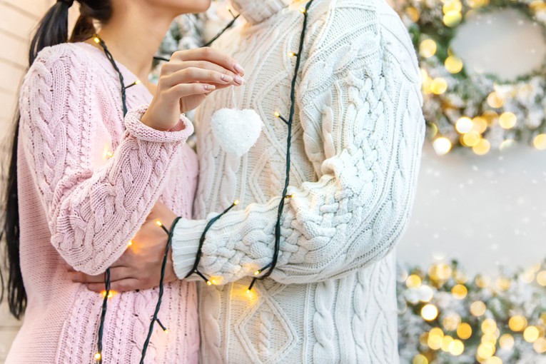 Yakınlaşmayı çok önemser ve özenlidir